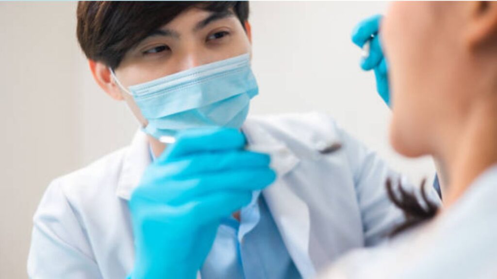 Phẫu thuật hàm móm và niềng răng nên làm cùng hay khác cơ sở?