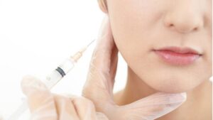 Tiêm botox tại nhà rẻ giá có nên làm không, rủi ro gì không?