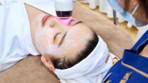 Giá chăm sóc da chênh lệch do đâu? Vì sao cùng dịch vụ nhưng nơi 300.000 đồng, nơi 2 triệu đồng?