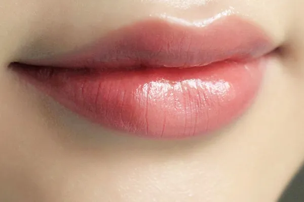 Lựa chọn màu môi phù hợp 