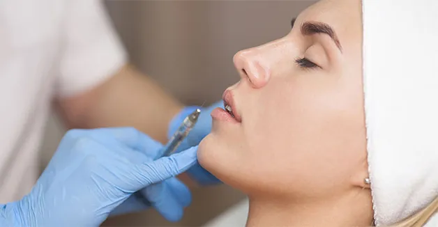 Dùng filler độn sửa cằm