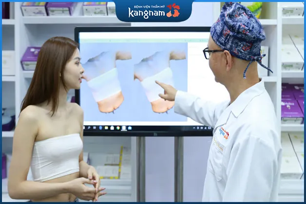 Bác sĩ tư vấn nâng ngực 