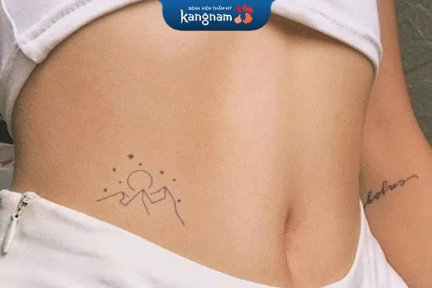 Mẫu vẽ hình xăm phác thảo trên eo cho nữ