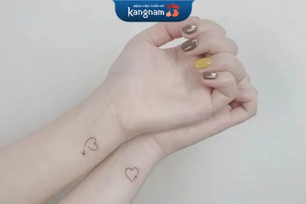 Hình xăm trái tim nhỏ cho các cặp đôi