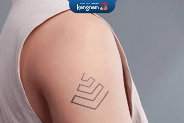 Mẫu xăm mini hình học tối giản