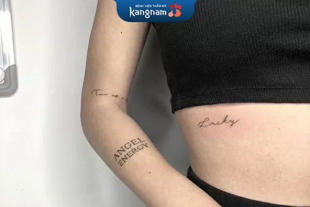 Xăm chữ Lucky nhỏ ở sườn đẹp tinh tế