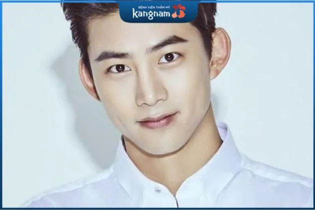 Lông mày rồng hay còn gọi là chân mày lông mi