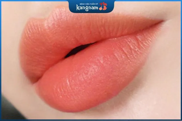 Phun môi màu cam đào