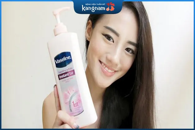 Kem dưỡng da body của Vaseline đã quá quen thuộc với mọi người