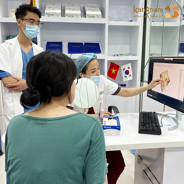 Bác sĩ sẽ vận dụng máy móc tối tân khi trượt cằm 