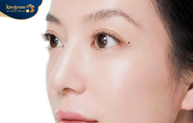 Người sở hữu nốt ruồi nâu ở đuôi mắt thường là người thích sự ổn định, đáng tin cậy trong cuộc sống