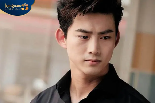 Đàn ông sở hữu lông mày cọp thường là người sống nghĩa khí, tính cách mạnh mẽ, quyết đoán