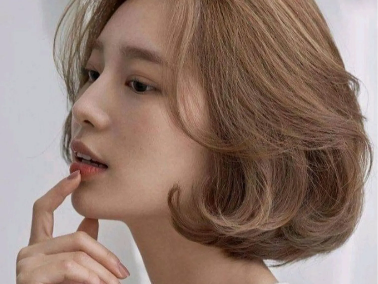 Tóc bob xoăn nhẹ