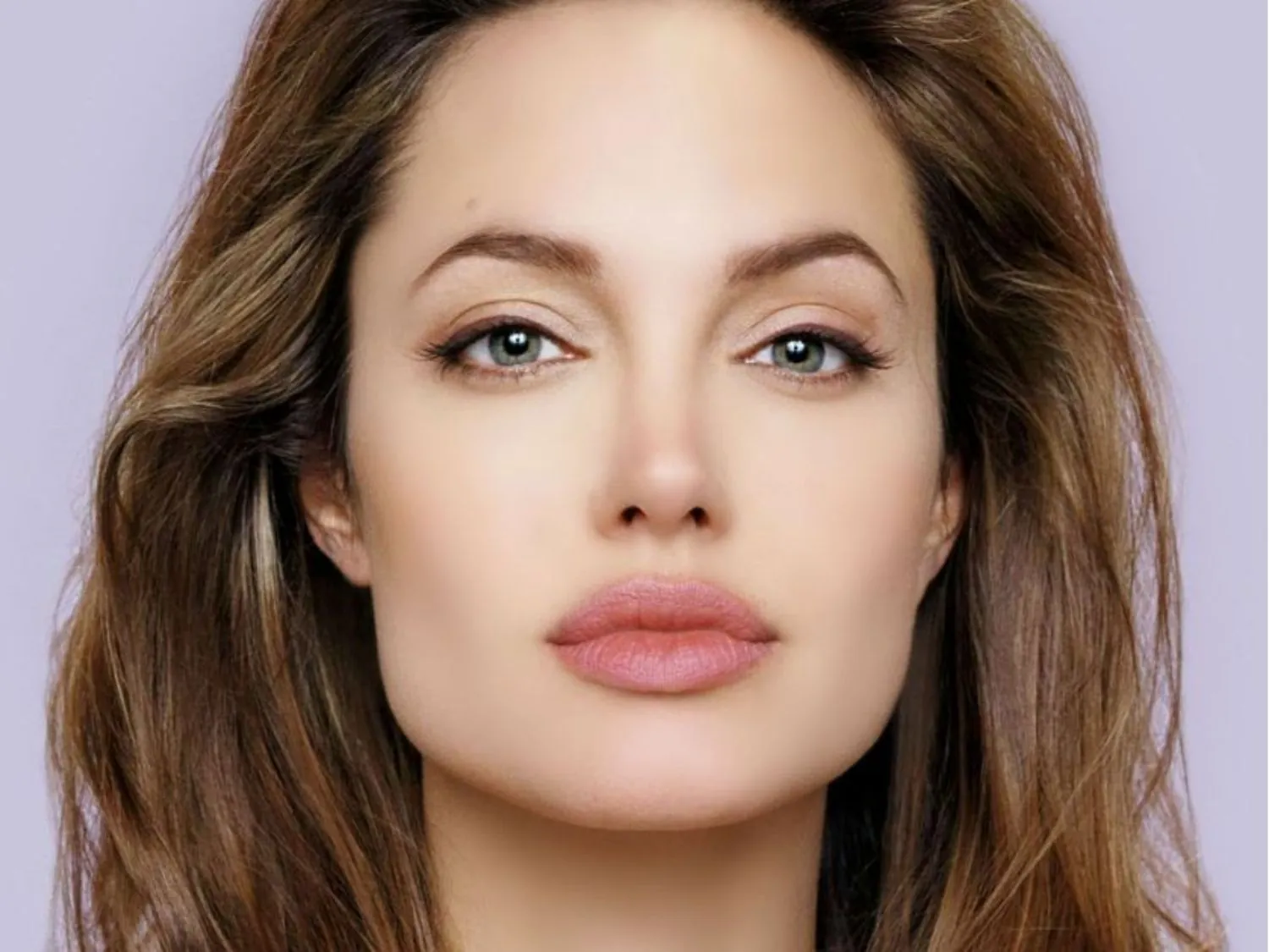 Tướng phụ nữ cằm vuông