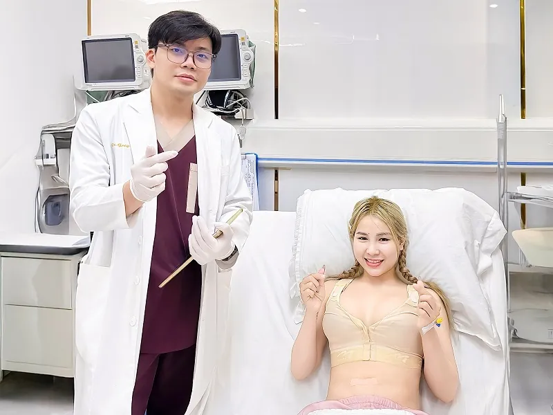 Khách hàng tại Kangnam được chăm sóc hậu phẫu chu đáo