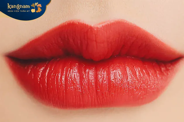 Phun màu môi đỏ cam neon