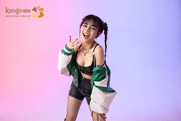 Fansie hạnh phúc khi được là chính mình với vòng 1 hấp dẫn