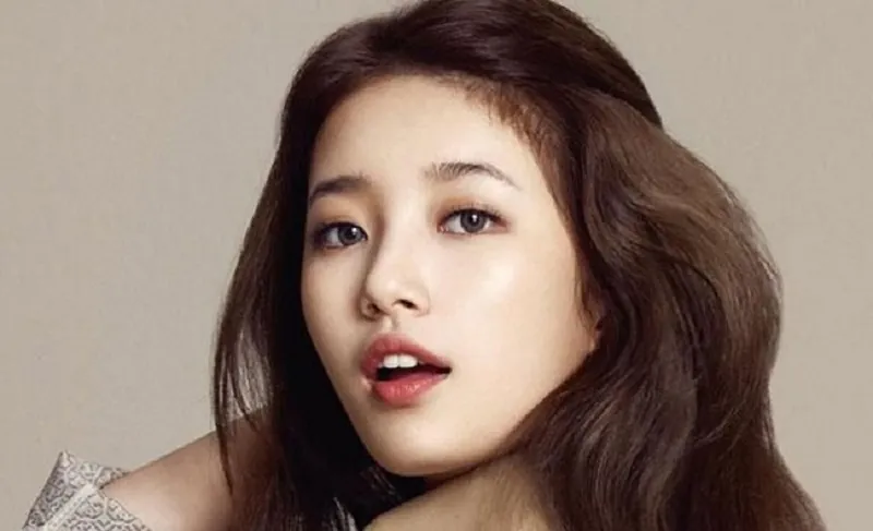 Dáng mũi cao thẳng khi nhìn trực diện