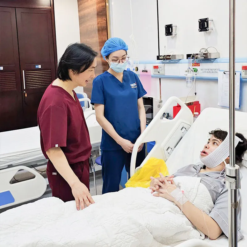 Tiến sĩ, bác sĩ Richard Huy nổi tiếng trong lĩnh vực Răng Hàm Mặt