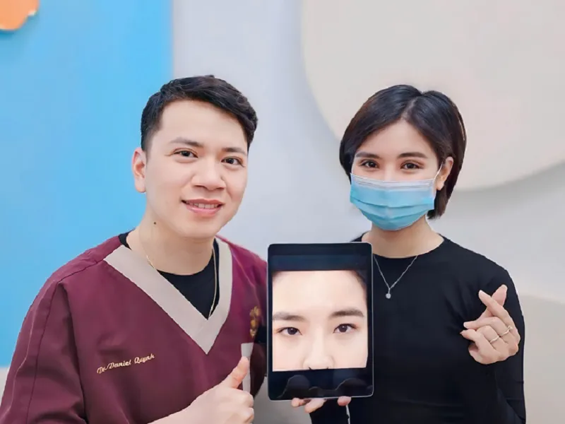 Bác sĩ Daniel có hơn 10 năm kinh nghiệm cắt mí cho khách hàng, mang lại đôi mắt to tròn, cân đối