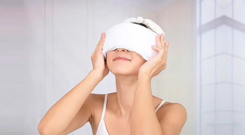 Chườm lạnh sau nâng mũi để giảm sưng đau nhanh chóng giúp mũi nhanh hồi phục