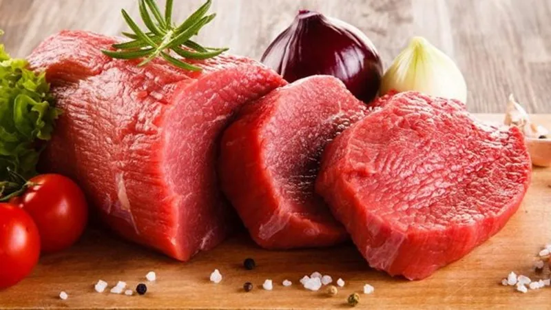 Sau hút mỡ cần kiêng thị bò thịt bò dễ khiến vết thương đang lên da non bị sậm màu, dẫn đến tình trạng thâm sẹo