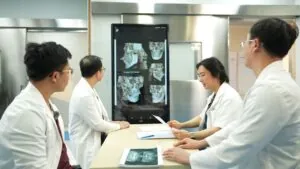 Bác sĩ nào thực hiện phẫu thuật cho Trương Thị Trà My tại HTLX Mùa 7?