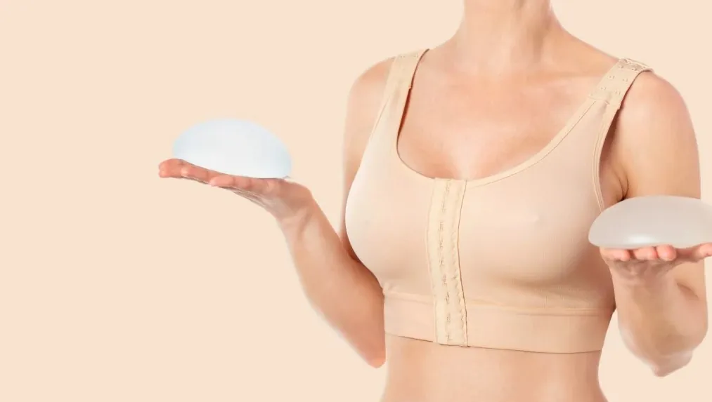 Gel Silicone có độ kết dính cao, ngăn chặn hoàn toàn việc rò rỉ vào khoang ngực.