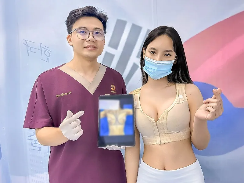 Khách hàng nâng túi tròn tạo khe ngực quyến rũ tại Hệ thống thẩm mỹ Kangnam