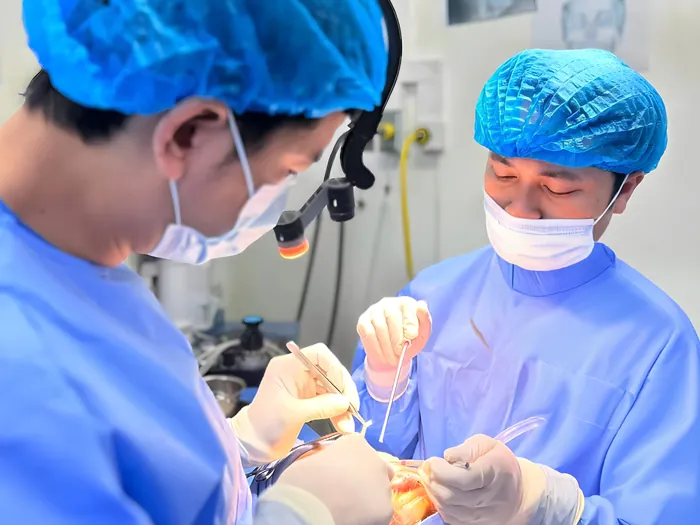 Phẫu thuật trong phòng thủ thuật đảm bảo vô khuẩn