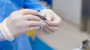 Sụn tai nâng mũi là gì? Giải pháp ngăn bóng đỏ & 5 lưu ý để không biến dạng tai