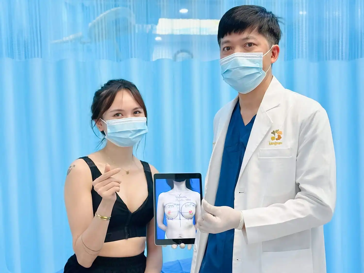 khách hàng nâng ngực tại kangnam đến kiểm tra túi ngực định kỳ