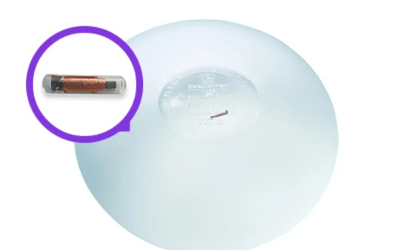 Công nghệ chip định danh thông minh và bề mặt nano siêu mịn của túi ngực Motiva