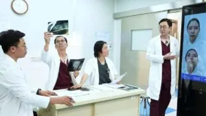 Ekip bác sĩ Kangnam phẫu thuật cho Võ Trần Bảo Ngọc tập 2 Hành trình Lột xác mùa 7