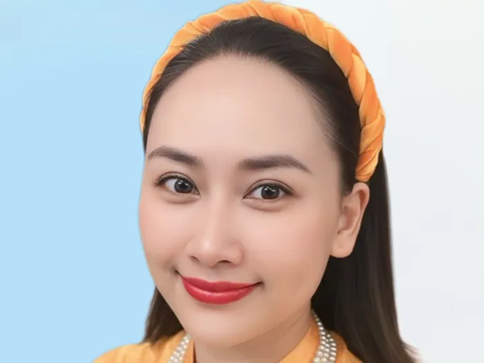 Sau cấy mỡ gương mặt chị Trà đã đầy đặn, tươi trẻ hơn