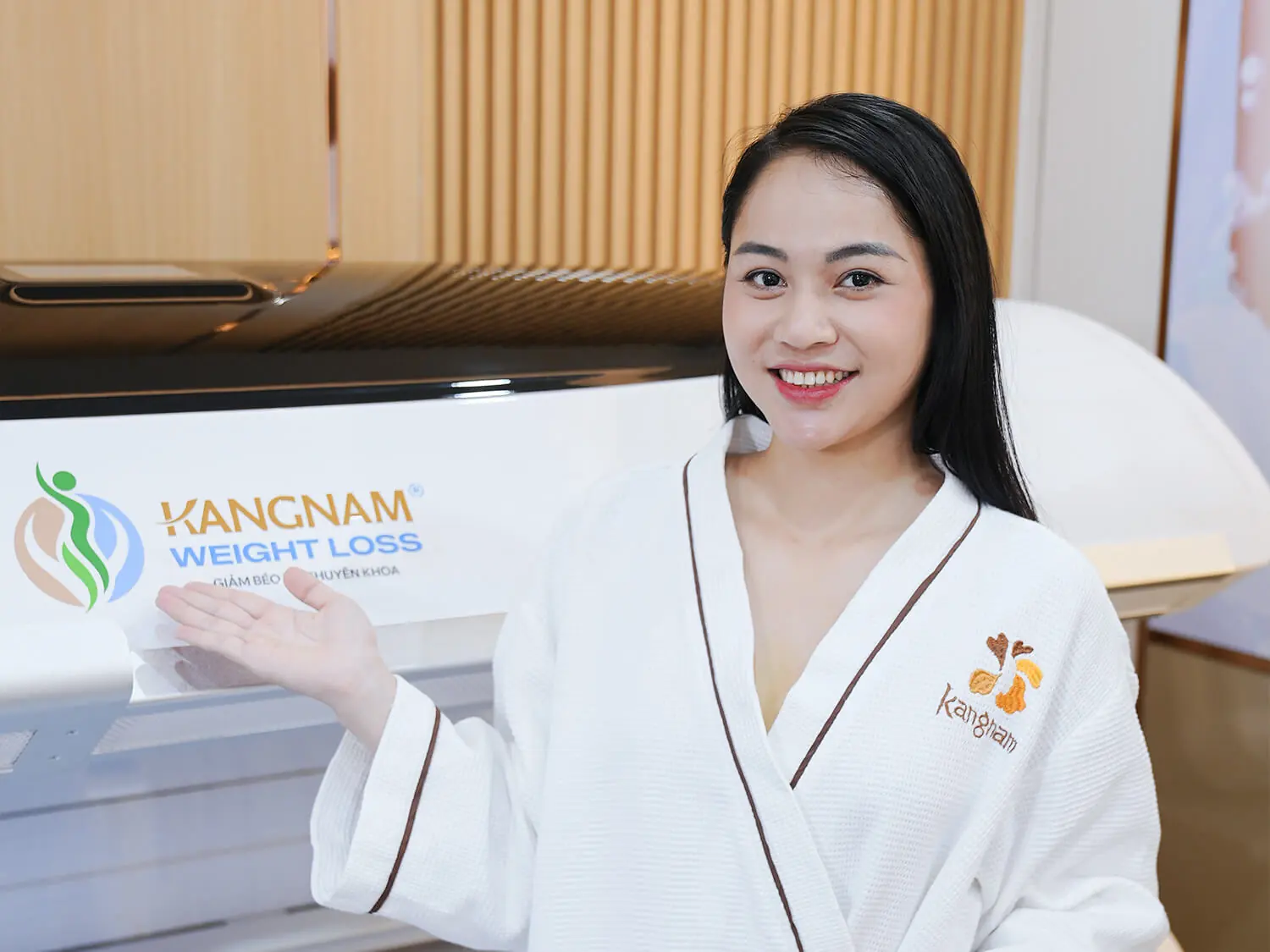 Sau 2 tuần Nabi Hương được nằm máy Redlight công nghệ ánh sáng đỏ