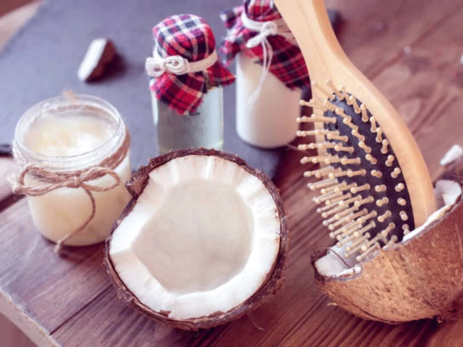 dùng dầu dừa có thể cải thiện rụng tóc và kích thích tóc mọc thêm, tuy nhiên còn tùy vào cách dùng và cơ địa