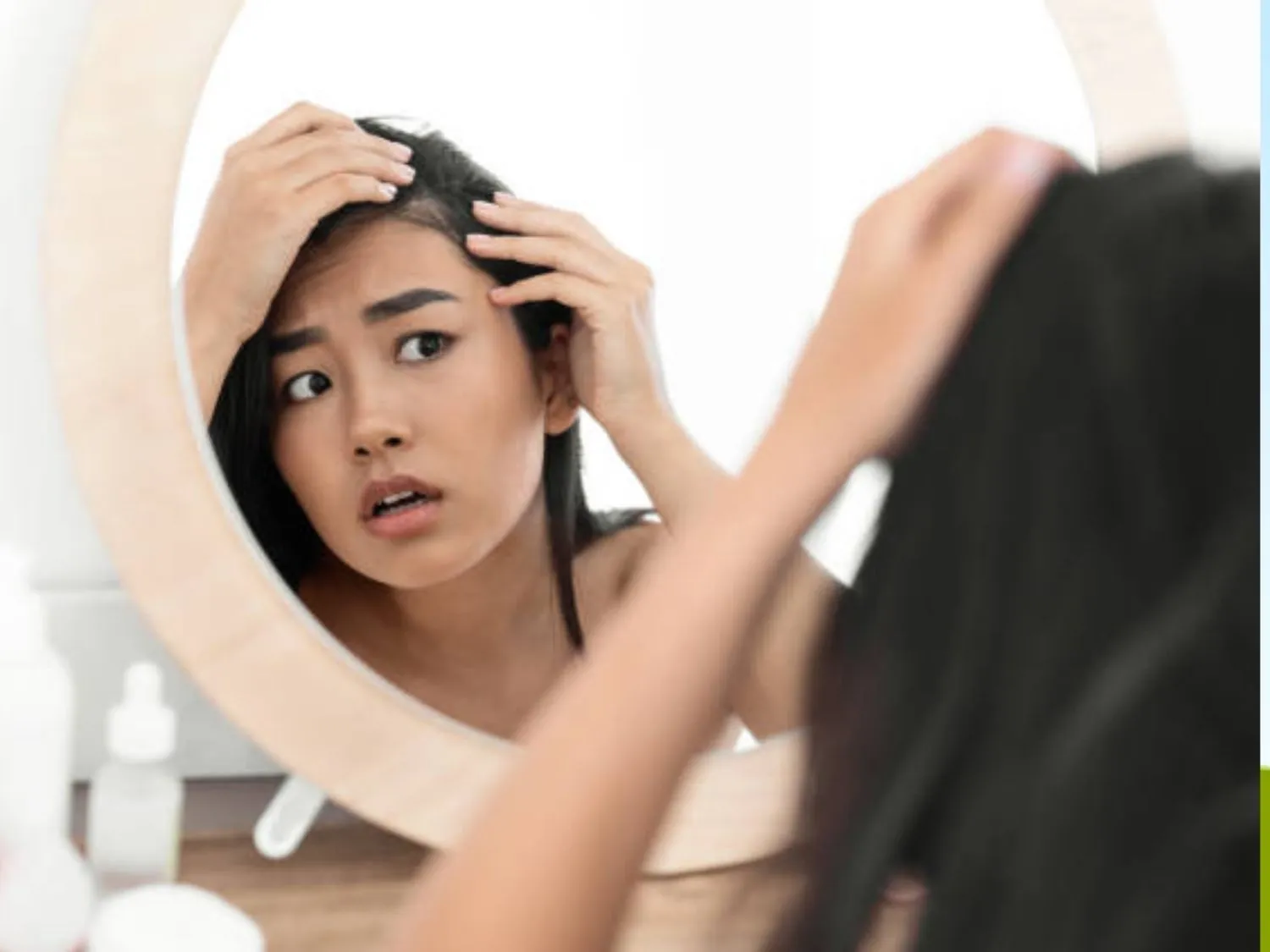 nữ giới rụng tóc thường do mất cân bằng nội tiết tố, thiếu hụt dinh dưỡng, căng thẳng kéo dài