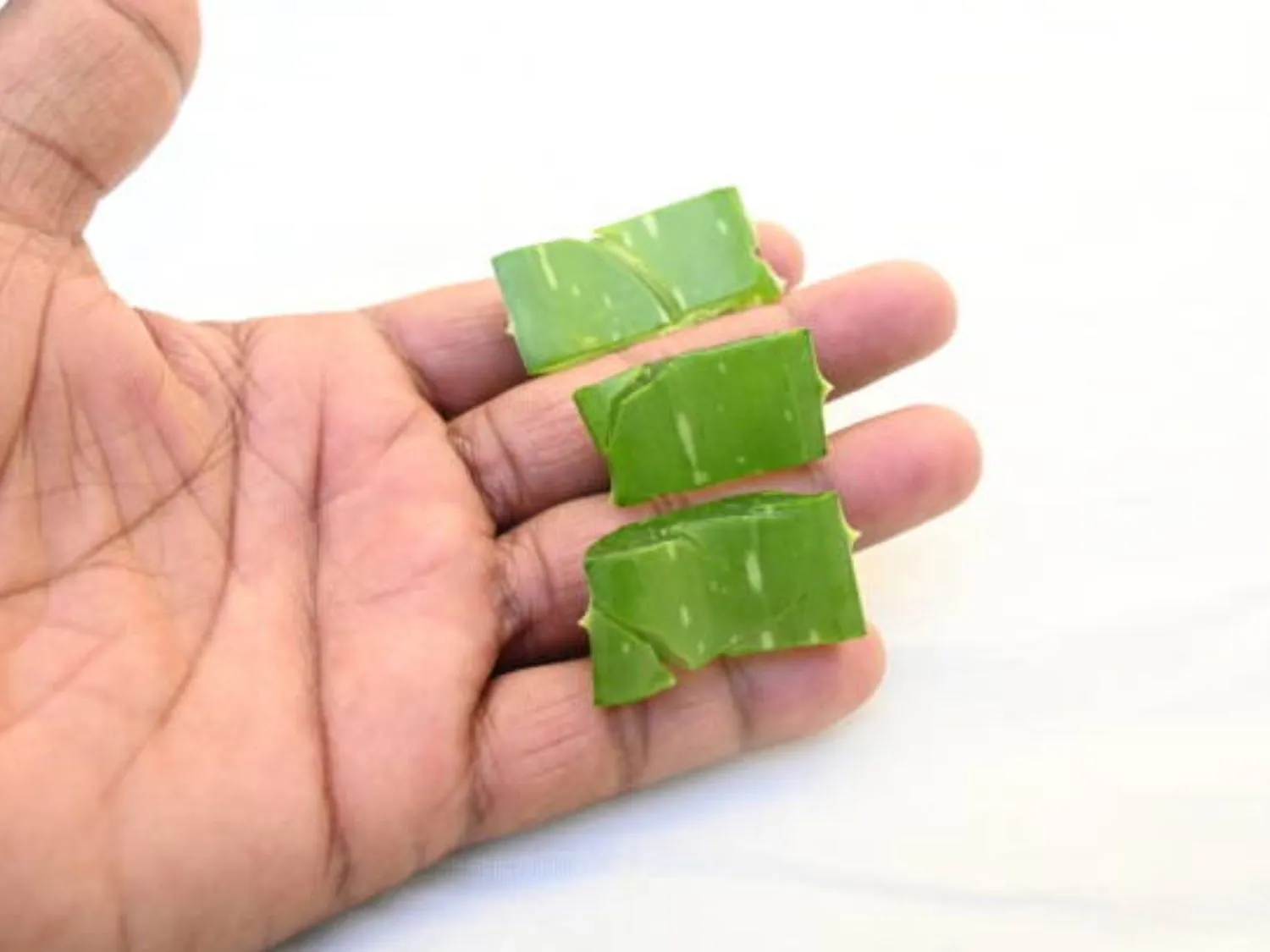 gel nha đam cấp ẩm và làm dịu cảm giác khô, căng hoặc kích ứng nhẹ
