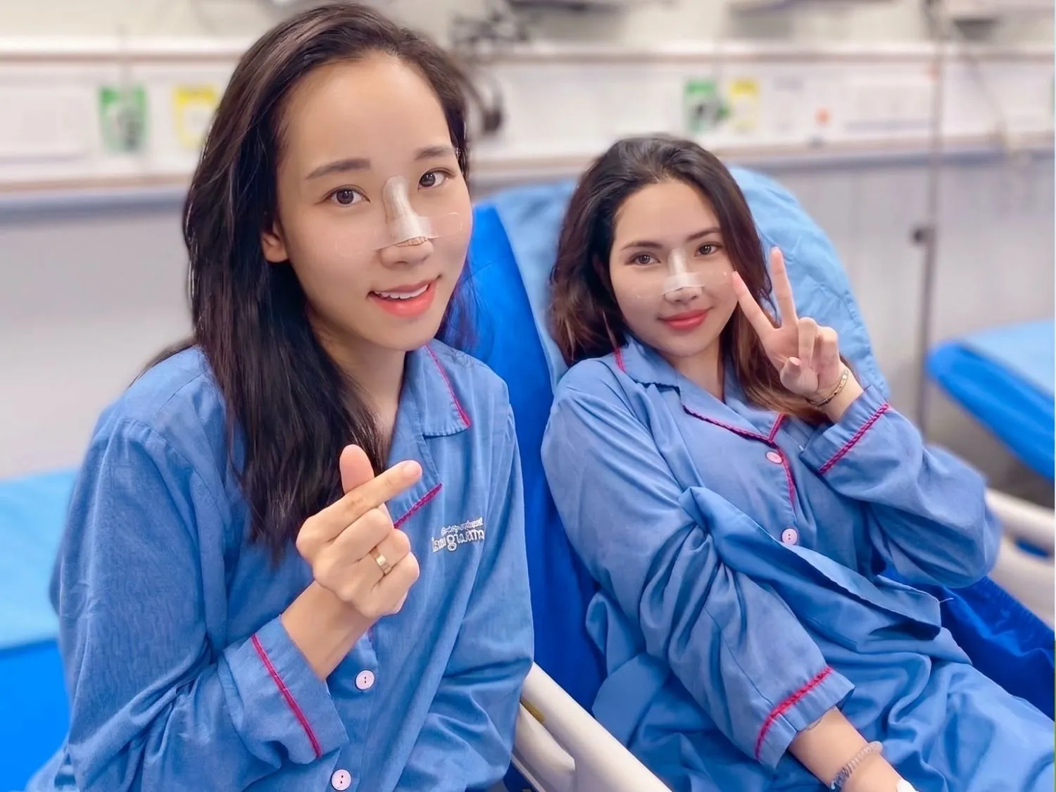 khách hàng nâng mũi ở bệnh viện Kangnam cảm thấy thoải mái và hài lòng với kết quả